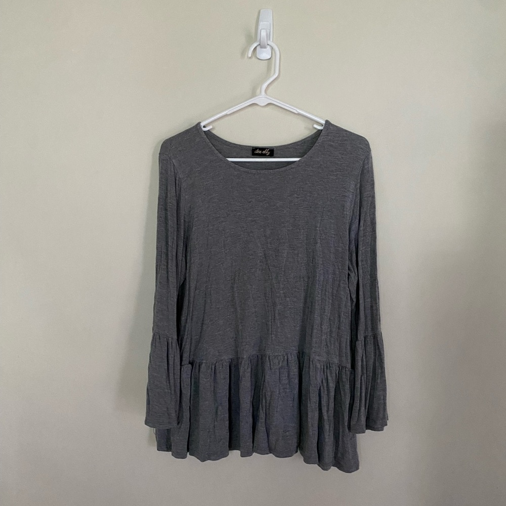 Peplum gray shirt